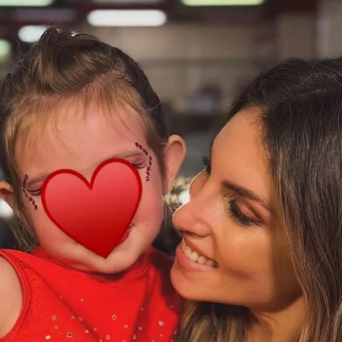 Σιέννα Μιχοπούλου | Με super cute outfit σε παιχνίδια με τη νονά της