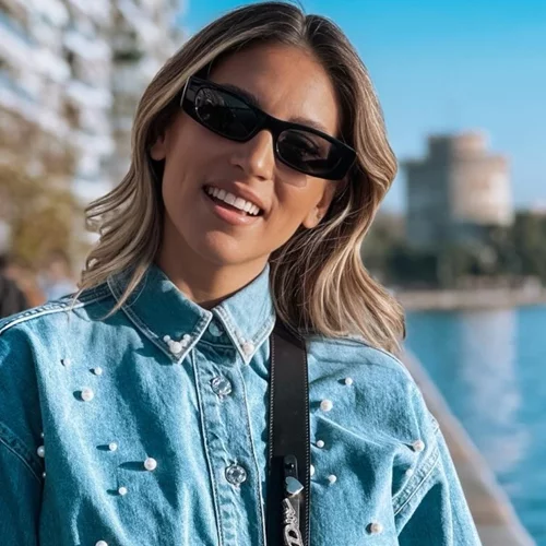 "Η Ελληνίδα μάνα" | Η Αθηνά Οικονομάκου και η κόρη της, Σιέννα βλέπουν τον Μάξιμο να παίζει ποδόσφαιρο