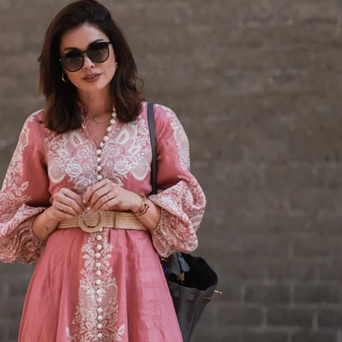 Τα chic φορέματα από τη Zara για τα επίσημα καλέσματα της άνοιξης και του καλοκαιριού