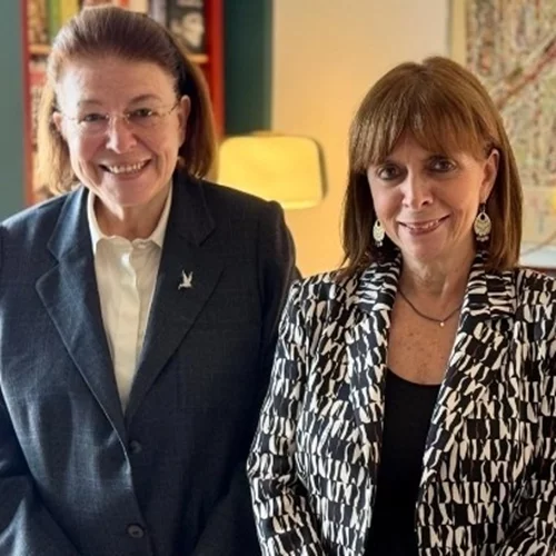 Η Κ. Σακελλαροπούλου αποδέχτηκε την πρόταση της Λ. Μενδώνη να αναλάβει πρόεδρος του ΔΣ του Ελληνικού Φεστιβάλ