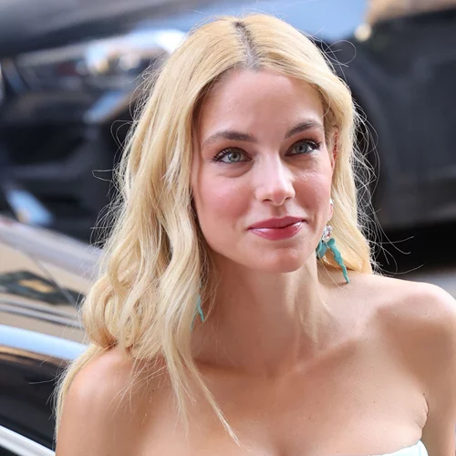 Δούκισσα Νομικού | "Η Αναστασία παίρνει το κινητό μου και στέλνει emails. True story"