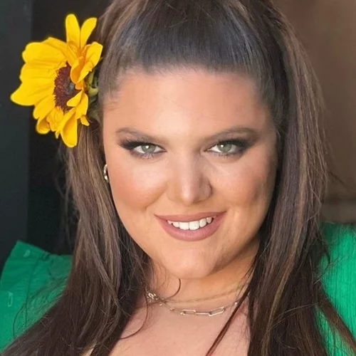 Η Δανάη Μπάρκα βρήκε το κραγιόν που όντως μένει αναλλοίωτο για έως και 16 ώρες