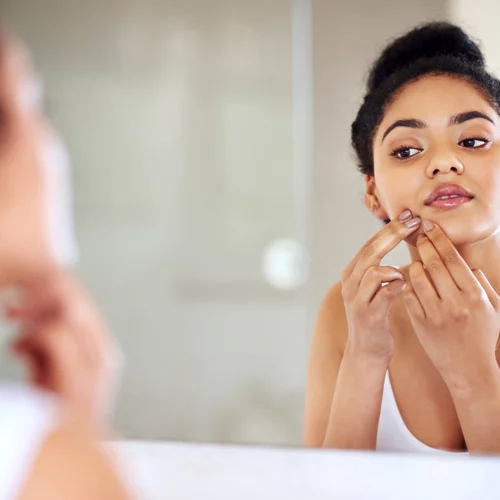 Textured skin | 4 σωτήρια tips για να βελτιώσεις την όψη των πόρων, λεπτών γραμμών και άλλων σημαδιών στο πρόσωπο