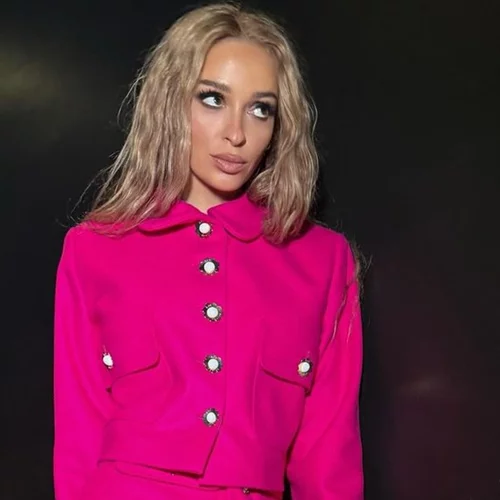 Η Ελένη Φουρέιρα εντυπωσίασε στον Ά Ημιτελικό της Eurovision με δημιουργία Celia Kritharioti