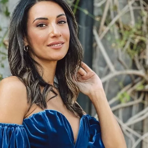 Ευγενία Σαμαρά | Βραδιά στο σπίτι με φίλους - Το cozy λευκό σύνολό της