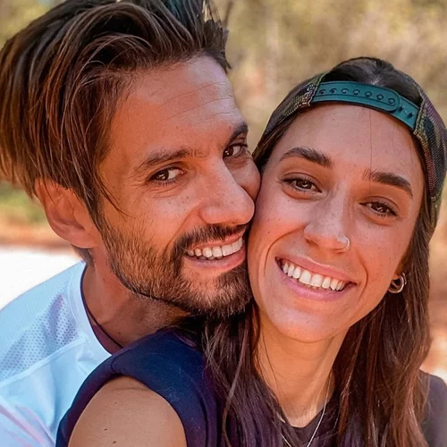 Couple goals | Ο Γιώργος Καράβας με τη Ραφαέλα Ψαρρού στην "Κόκκινη Πόλη" της Ιταλίας