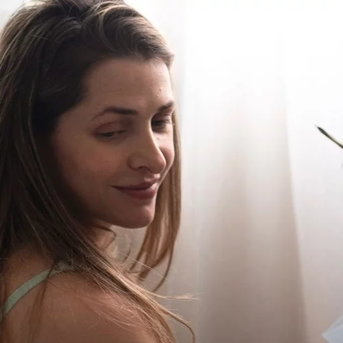 Βασιλική Τρουφάκου | Με τον τριών μηνών γιο της σε beach bar στην Τήνο