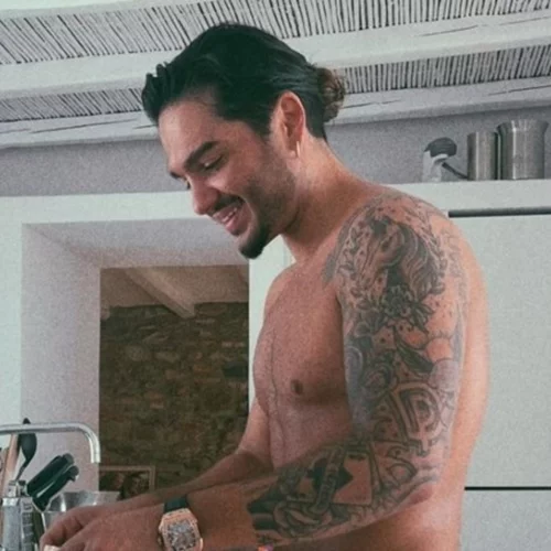 Ο Χρήστος Μάστορας είναι το απόλυτο καλοκαιρινό eye candy