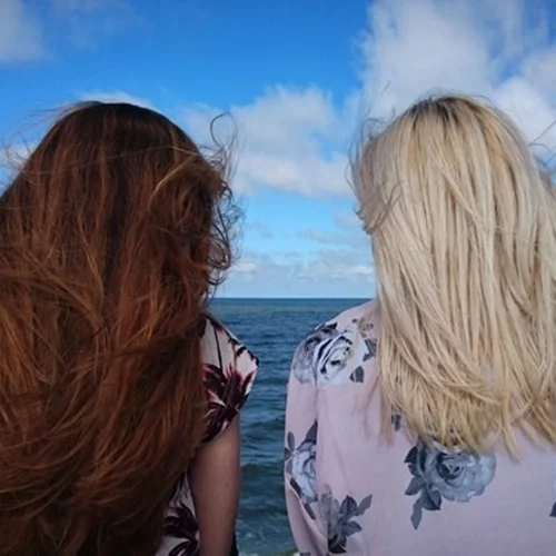 "Ήμουν 9 μηνών έγκυος όταν διαγνώστηκα με καρκίνο του μαστού. Τρεις μόλις ημέρες πριν, η μαμά μου είχε την ίδια ακριβώς διάγνωση"