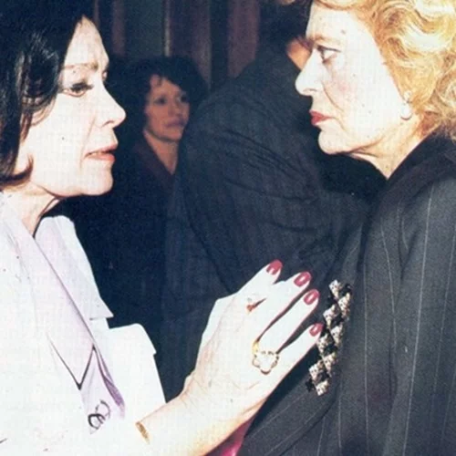 Μελίνα Μερκούρη και Τζένη Καρέζη 50 χρόνια πριν | Μία ιστορική φωτογραφία με τα δυο σύμβολα