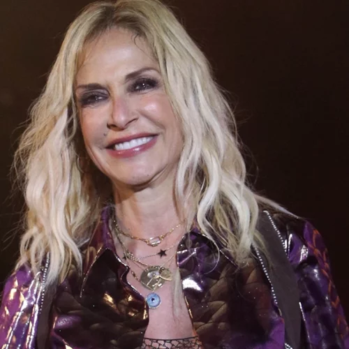 Η Άννα Βίσση αποκαλύπτει | "Είμαι 64 χρόνων. Δεν είναι πως δεν έχω κάνει botox, φυσικά και κάνω χρόνια τώρα"