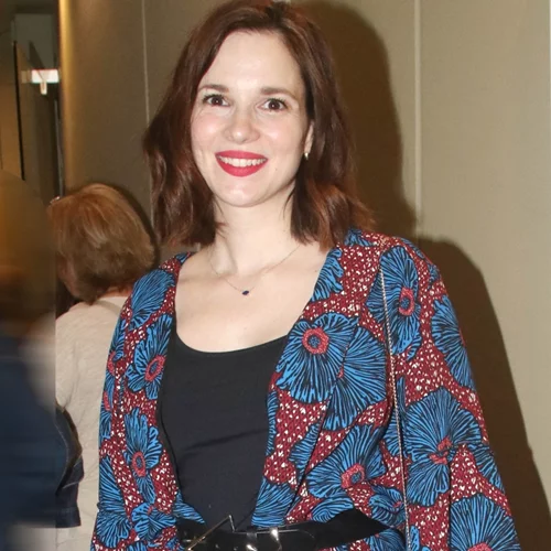 Ευγενία Δημητροπούλου | Το φθινοπωρινό βραδινό look της με έντονο χρώμα μας πείθει να το δοκιμάσουμε