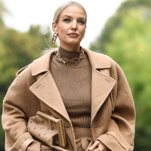 Η προσιτή τσάντα που κρατάει κάθε fashionista κοντεύει να ξεπεράσει σε αξία τα εμβληματικά σχέδια της Hermès