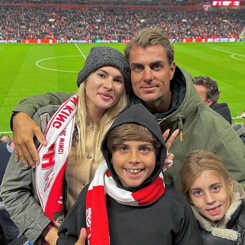 Στέλιος Χανταμπάκης | Βάφει την κόρη του για την ημέρα του Halloween