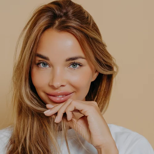 Plump επιδερμίδα με λιγότερα από 7€; Κι όμως, βρήκαμε το έλαιο με σκουαλένιο που ορκίζονται οι experts