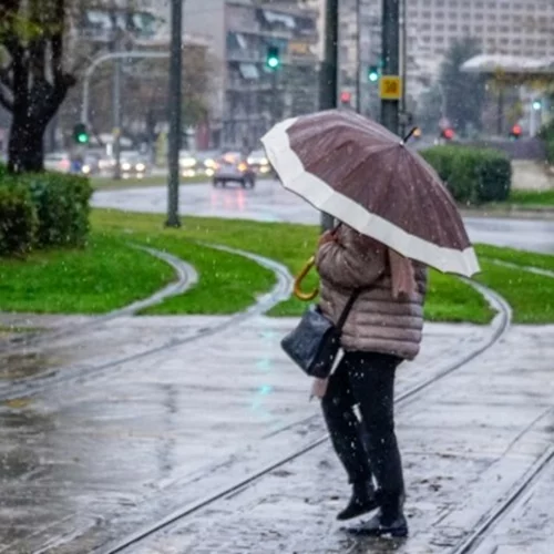 Καιρός | Βροχές, καταιγίδες και πτώση της θερμοκρασίας σήμερα - Πότε θα αλλάξει το σκηνικό