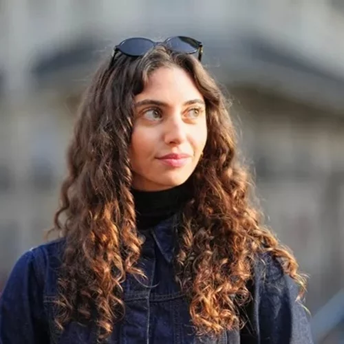 Πριν τον Ύπνο | Η κίνηση-ματ που θα σου χαρίσει ξεκούραστο βλέμμα το επόμενο πρωί