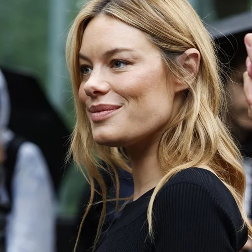 Έγκυος η Camille Rowe | Ο Τεό Νιάρχος θα γίνει πατέρας για πρώτη φορά