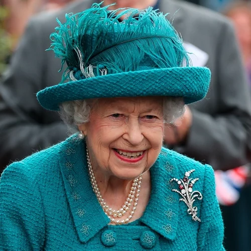 Βασίλισσα Ελισάβετ | Ο ανορθόδοξος τρόπος με τον οποίο έτρωγε πάντα μπανάνες