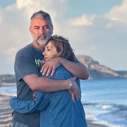 Δέσποινα Βανδή - Βασίλης Μπισμπίκης | Δείπνο για δύο στο Ρέθυμνο της Κρήτης