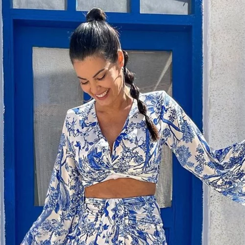 Η Μαρία Κορινθίου ποζάρει topless στο Ιnstagram και είναι πιο sexy από ποτέ