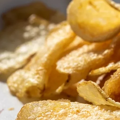 Τι σημαίνει η έντονη λιγούρα για πατατάκια και αλμυρά;