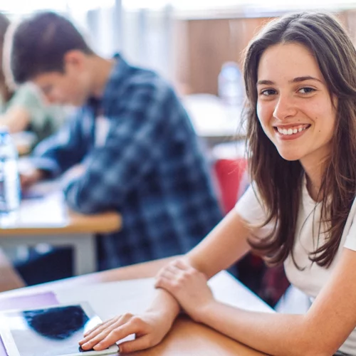 Πανελλαδικές 2023 | Στα Μαθηματικά εξετάζονται σήμερα οι υποψήφιοι των ΕΠΑΛ