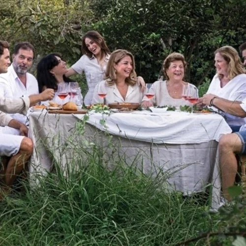 Πάτρα | Την Τετάρτη η Άντζελα Γκερέκου υπογράφει το βιβλίο της, με τίτλο "Γεύσεις και Μνήμες - Τριάντα Κερκυραϊκές συνταγές της μαμάς"