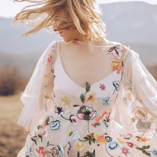 Celebrity Style | Ξεχωρίσαμε τα καλύτερα floral φορέματα των Ελληνίδων celebrities