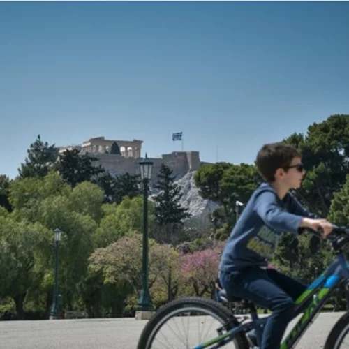 Αίθριος καιρός σήμερα με τοπικές νεφώσεις - Πότε έρχονται αλκυονίδες ημέρες με 20άρια