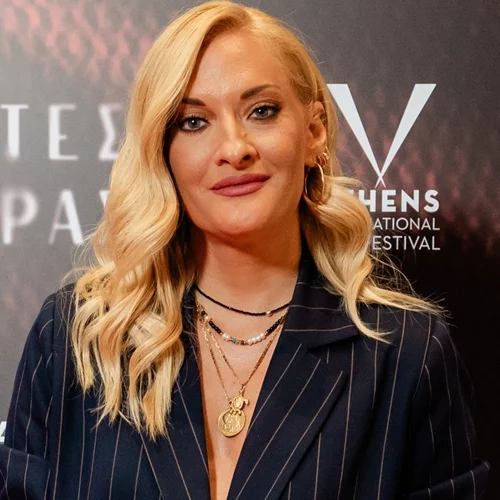 Η Ναταλία Αργυράκη φόρεσε το blazer dress που όλες θέλουμε φέτος