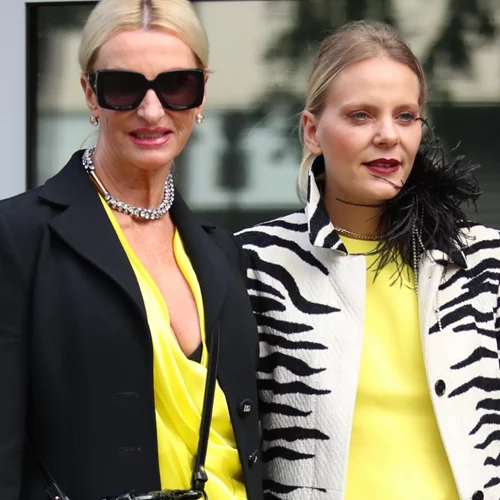 Μπήκε ο Δεκέμβριος | Τα ωραιότερα looks για γυναίκες άνω των 50