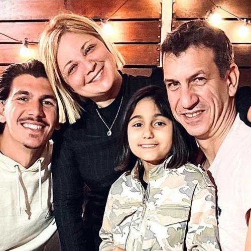 Νάσος Γαλακτερός "Ήθελα να μάθω στον Παύλο από μικρό να σέβεται τα κορίτσια που βγαίνει μαζί και να μην λέει τίποτα γι' αυτές"