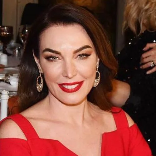 Τατιάνα Στεφανίδου | Κομψή με Victoria Beckham μαύρο φόρεμα