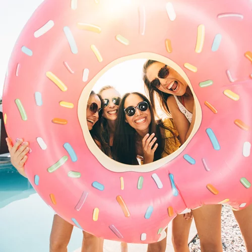 Πώς βγάζουν λεφτά οι travel influencers