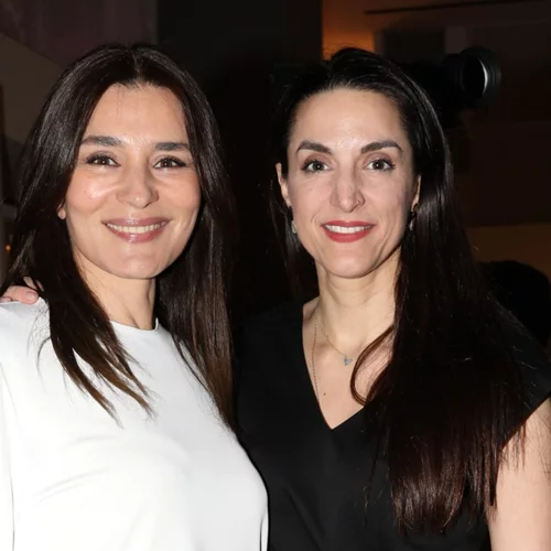 Μαρία Ναυπλιώτου και Κατερίνα Ευαγγελάτου | Οι άκρως ανοιξιάτικες εμφανίσεις τους σε fashion show της Athens Fashion Week