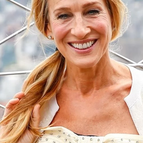 Sarah Jessica Parker | Μιλά άπταιστα ελληνικά σε επεισόδιο του "And Just Like That"