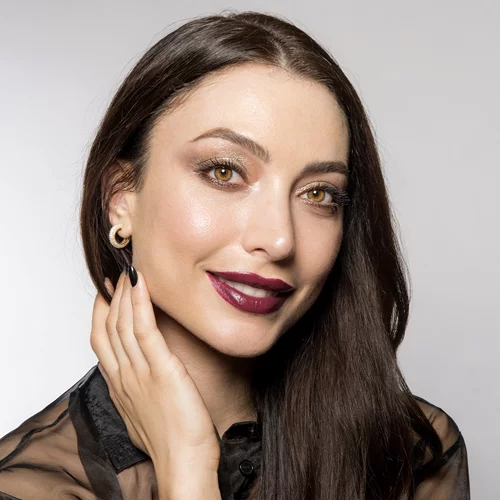 Holiday Party Glam | Πώς να πετύχεις το πιο εντυπωσιακό μακιγιάζ για τα γιορτινά parties