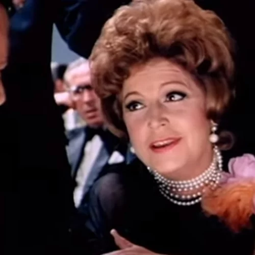 54 χρόνια πριν | Με boho chic style η Ρένα Βλαχοπούλου μαζί με τη Νάντια Φοντάνα