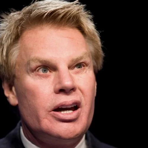 Abercrombie & Fitch | Τo FBI ερευνά τον πρώην CEO για συστηματική σεξουαλική κακοποίηση ανδρών
