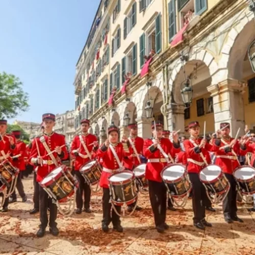 Πάσχα στην Ελλάδα | Προορισμοί, έθιμα, ξενοδοχεία και εστιατόρια για να σχεδιάσετε τα καλύτερα ταξίδια