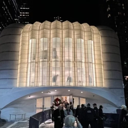 Συγκίνηση στη Νέα Υόρκη | Λειτούργησε ξανά μετά από 21 χρόνια ο ναός του Αγίου Νικολάου στο Σημείο Μηδέν [εικόνες]