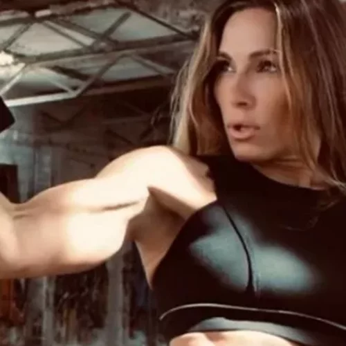 Xαλάρωση στα μπράτσα | Οι καλύτερες συμβουλές αντιμετώπισης από την Ελένη Πετρουλάκη