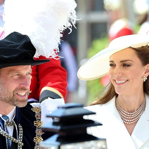 Η Kate Middleton φωτογραφίζει τον πρίγκιπα William με τα νέα μέλη της οικογένειάς τους