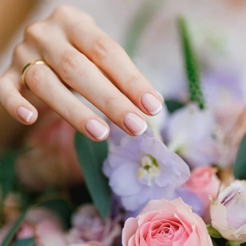Το μυστικό για το πιο κολακευτικό νυφικό μανικιούρ που ελάχιστες νύφες γνωρίζουν