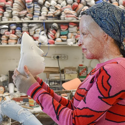 Ιωάννα Παλιοσπύρου | Η οργισμένη αντίδρασή της στην "αγιοποίηση" της Έφης Κακαράντζουλα