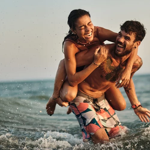 Κολύμπι μετά το φαγητό - Πόση ώρα πρέπει να περιμένεις