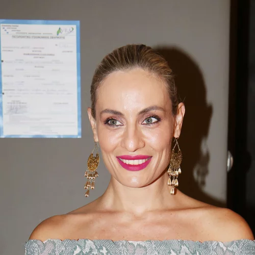 Ελεονώρα Μελέτη | Η πρώτη βουτιά στη θάλασσα με την κόρη της