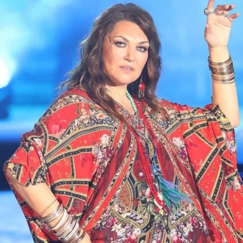 H Kαίτη Γαρμπή σε ηλικία 16 ετών με κατάξανθα μαλλιά