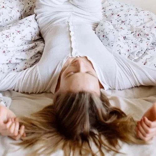 Κάθε μέρα και άλλη διάθεση; Μάθε πώς σε επηρεάζει ο έμμηνος κύκλος σου ψυχολογικά